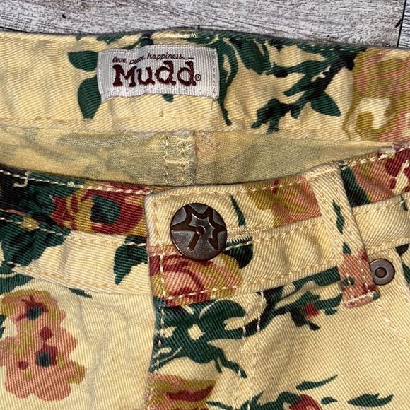 Retro, Floral Low Rise Boho Jean Shorts - Picture 6 of 9